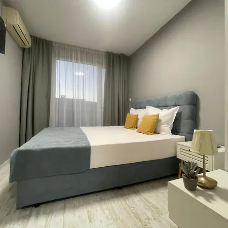 Infinity - Panoramic Sea View Aparthotel 3*