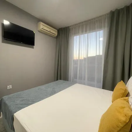 Infinity - Panoramic Sea View Aparthotel Ahtopol