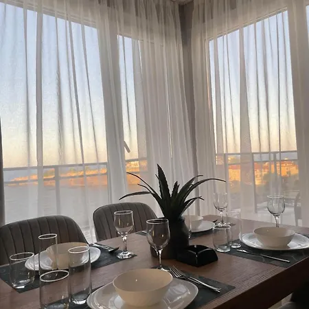 Infinity - Panoramic Sea View Aparthotel 3*